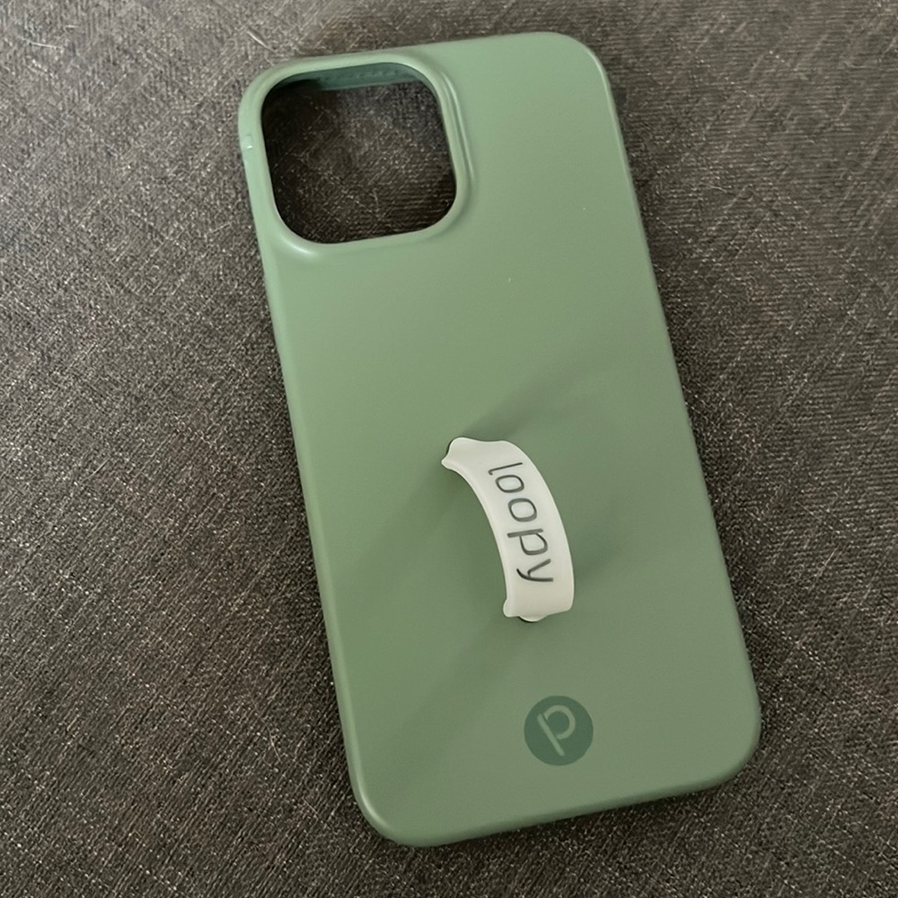 iPhone 13 Pro Max Loop Case 💚